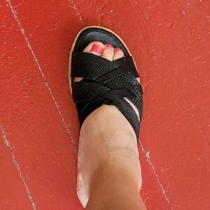 Sorel Black and Tan Women's Sandals